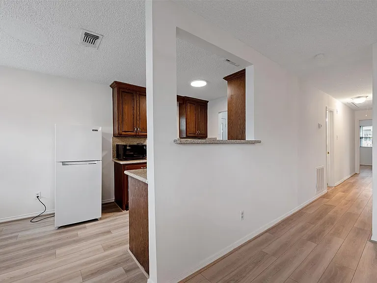 910 Judiway St — Photo 5