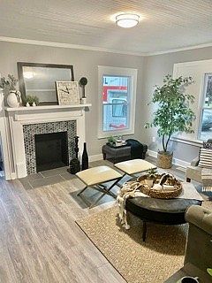 5th image of 304 E Park Ave