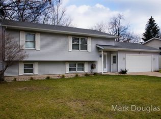 325 Elm St, Holland, MI 49424