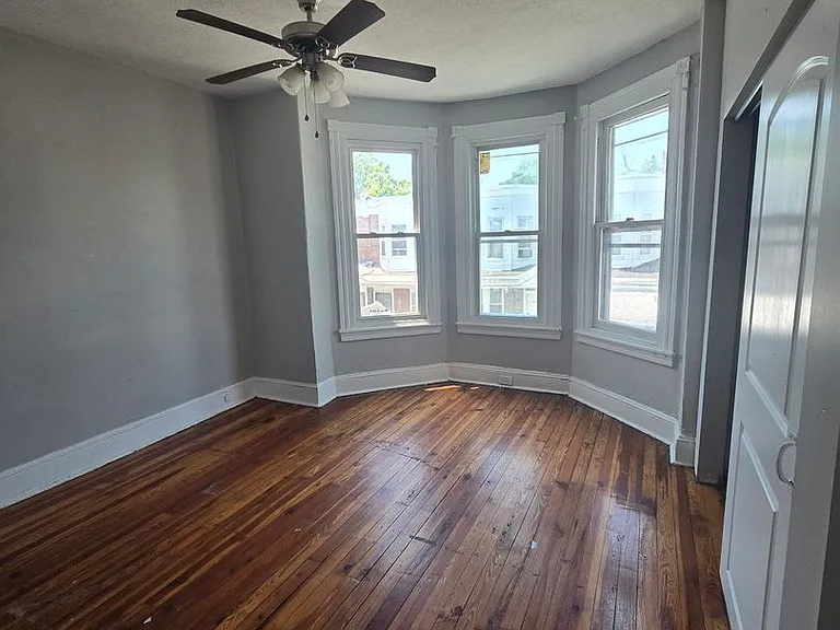 1249 N Alden St — Photo 1