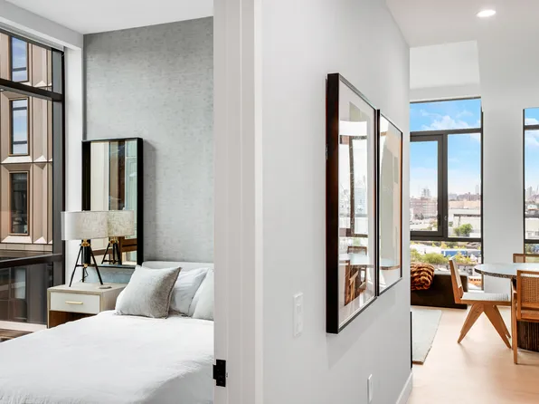 480 Kent Avenue image 7 of 32