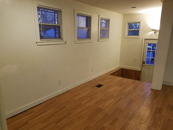 3rd image of 101 Market St APT 4