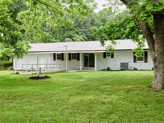 5th image of 221 Golf Club Dr