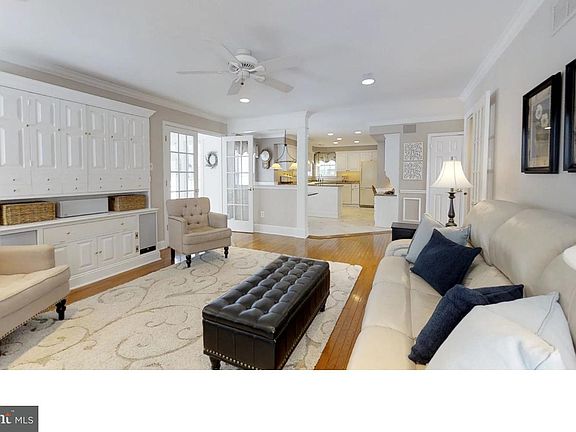 5th image of 2071 Leedoms Dr