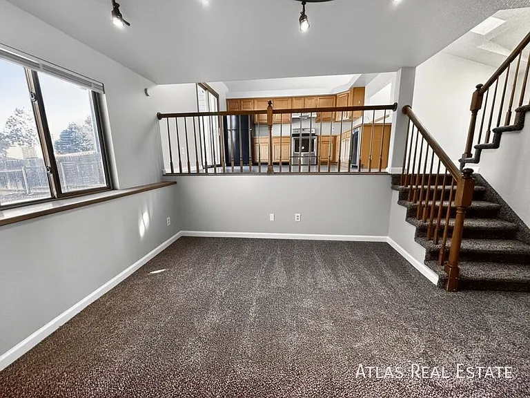 3820 Dolphin Cir — Photo 23