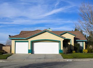 3955 Vitrina Ln, Palmdale, CA 93551
