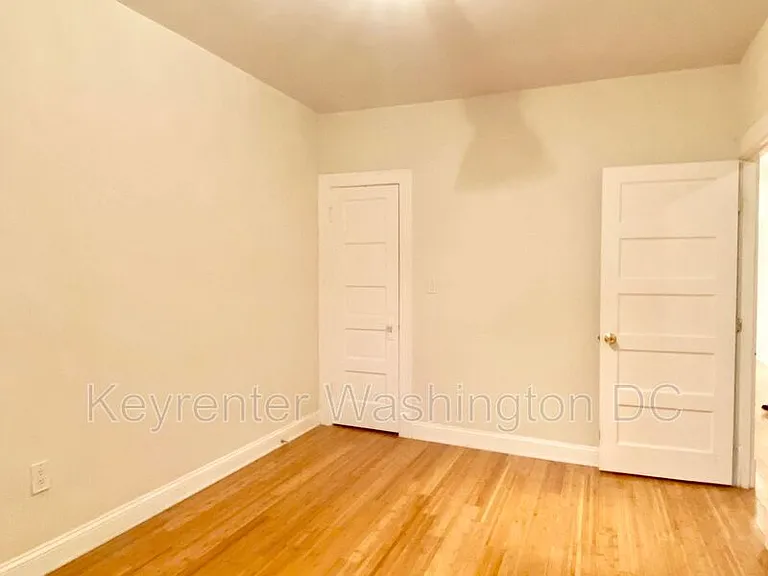 1204 Holbrook St NE #4 — Photo 10