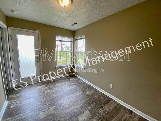 5650 Loudon Dr — Photo 7