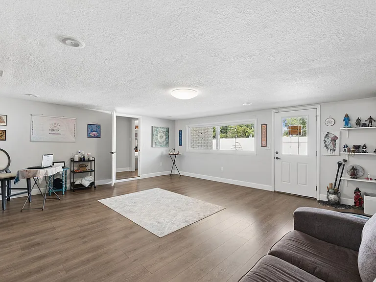273 Avalon Rd — Photo 12