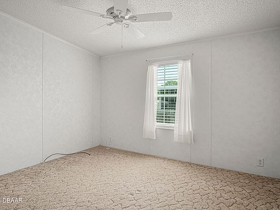 4th image of 735 Fawn Ct