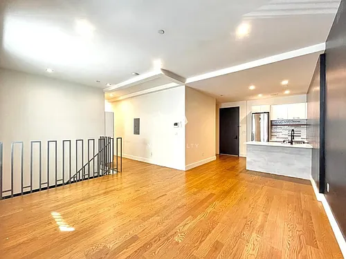 806 Saint Johns Pl Photo 1