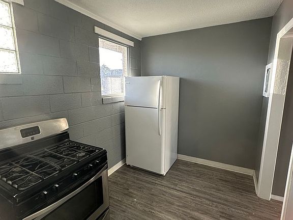 3rd image of 201 N McGee St #8