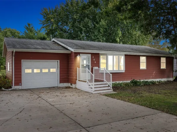 206 N 8th Ave, Vinton, IA 52349