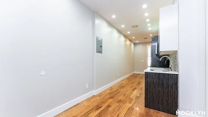 Rented by Nooklyn NYC LLC | media 20