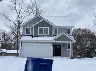 1430 Beachland Blvd, Waterford, MI 48328