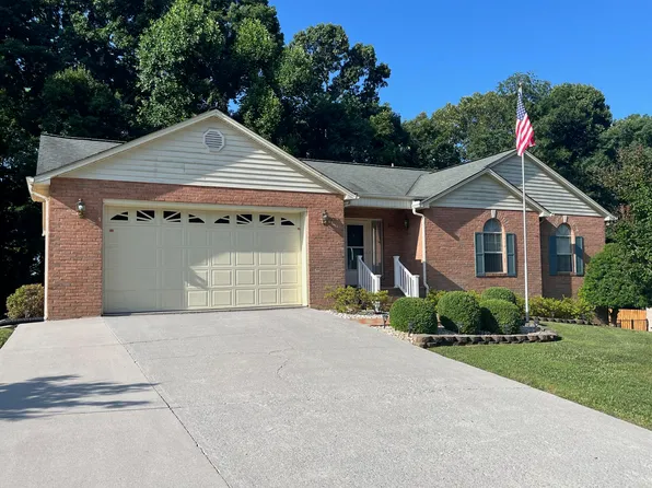 985 E Brentwood Dr, Morristown, TN 37814