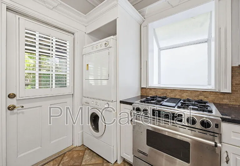 523 N Pine St — Photo 21