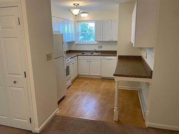 3rd image of 601 E Cypress St APT 3