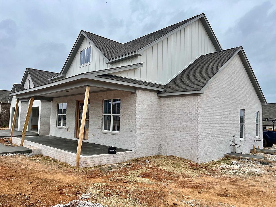 2nd image of 619 Whitetail Ln