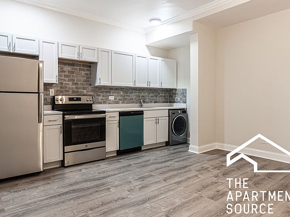 2nd image of 3345 N Marshfield Ave APT 106
