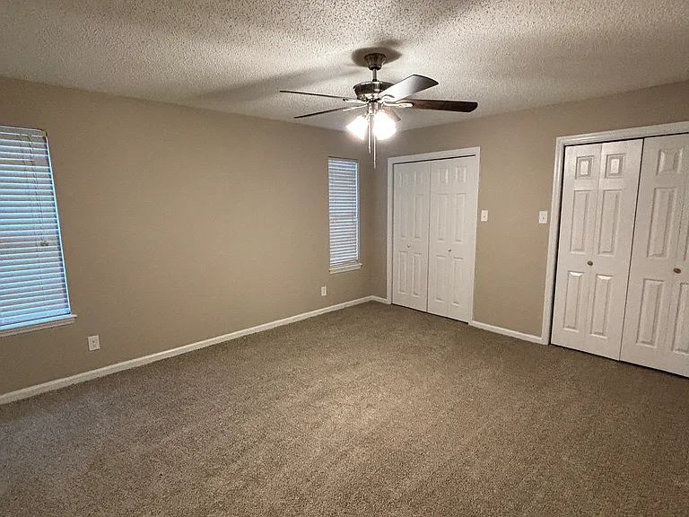 322 E Lee Ave — Photo 21