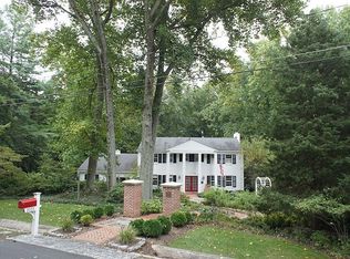 2031 Carrhill Rd, Vienna, VA 22181