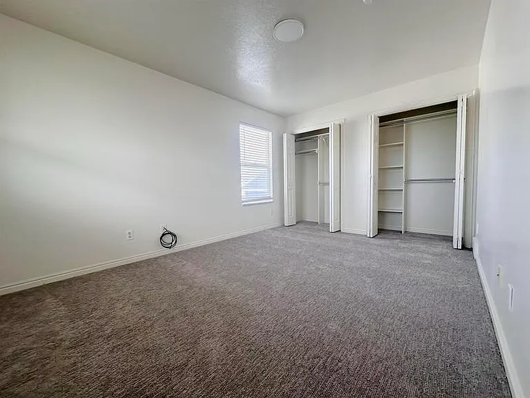 327 N 270 W — Photo 9