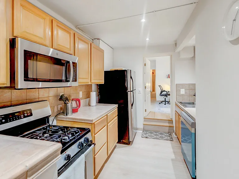 317 S Duncan St — Photo 8
