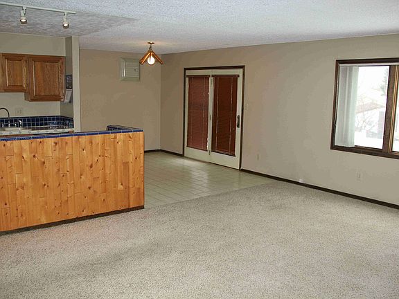 5th image of 410 Agate St