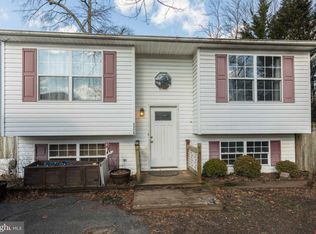 7776 Bridge St, Pasadena, MD 21122