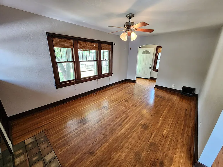 1210 S Jefferson Ave — Photo 7