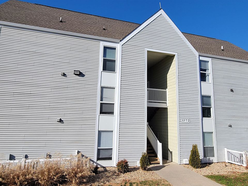 1st image of 1372 Hunters Rd APT A