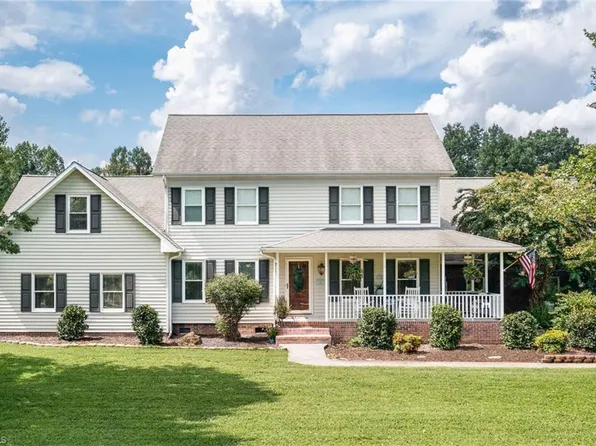 1311 Flippin Rd, Mount Airy, NC 27030