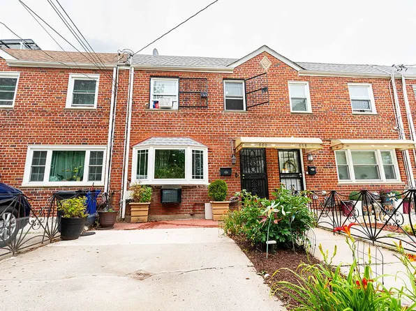 660 Pine St, Brooklyn, NY 11208