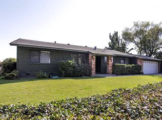 8488 Lake Forest Dr, Sacramento, CA 95826