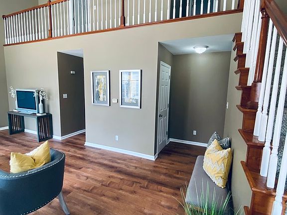 3rd image of 8 Cabanne Townhome Dr