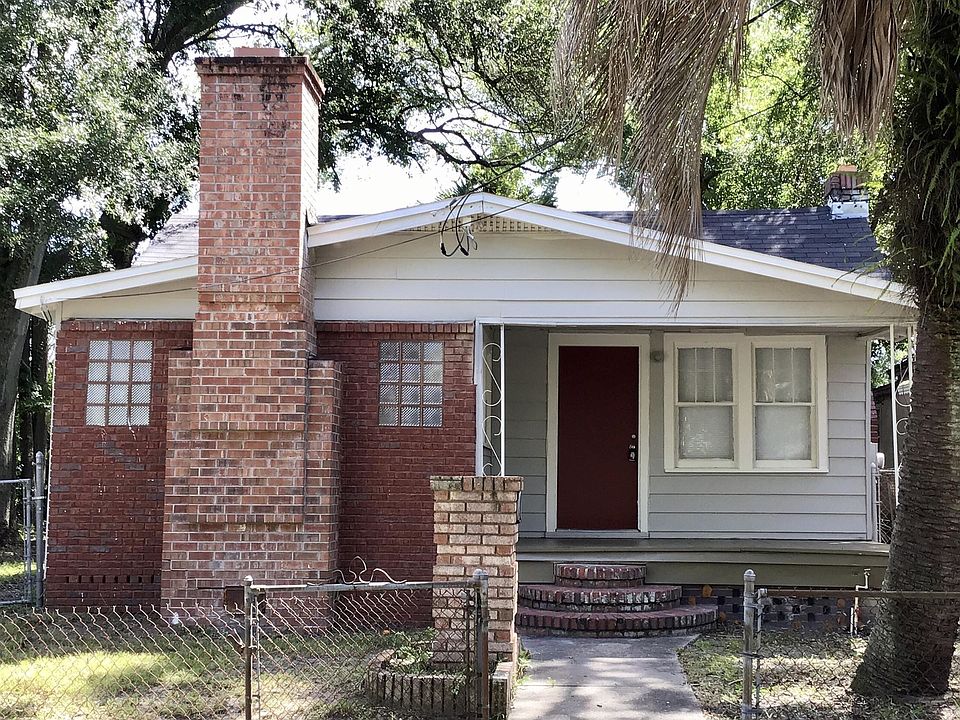 2nd image of 1549 Louisiana St #2
