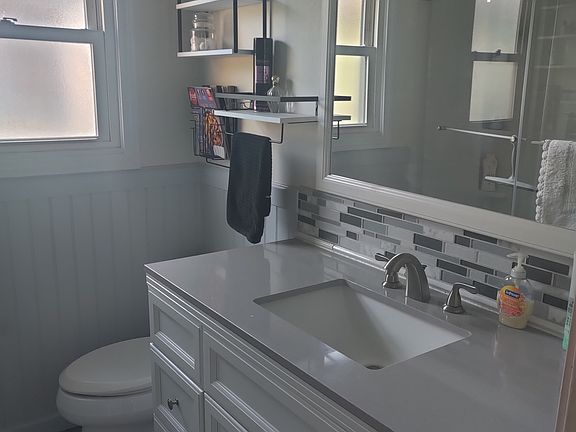 5th image of 3422 Knoxville Ave