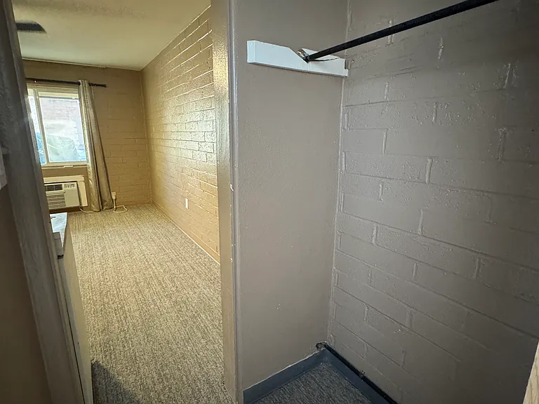 221 S Main Ave — Photo 16