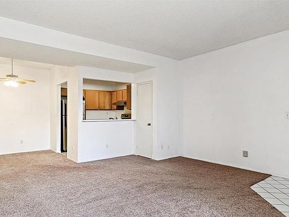 3rd image of 23605 Del Monte Dr Unit 258