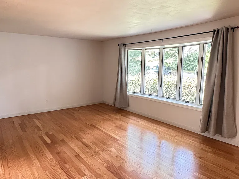 8 Midwood Rd — Photo 16