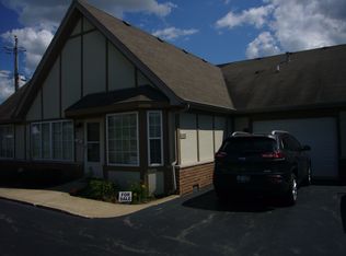 1696 Willow Circle Dr, Crest Hill, IL 60403