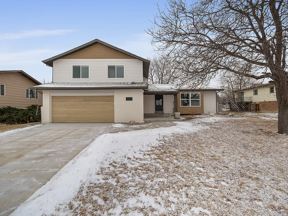2967 Lakeshore Dr