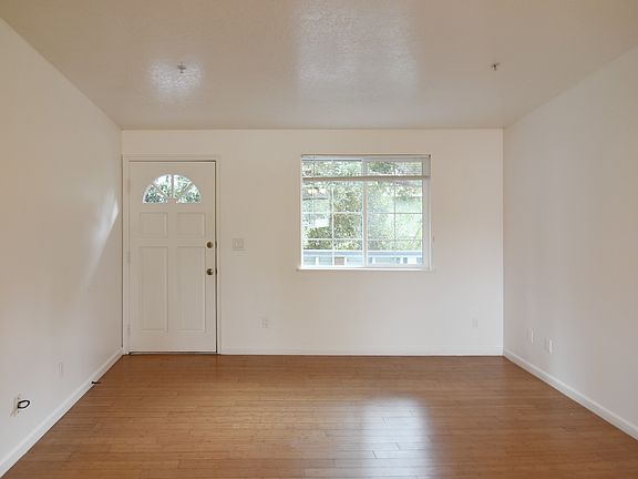 3rd image of 296 Mather St APT 8