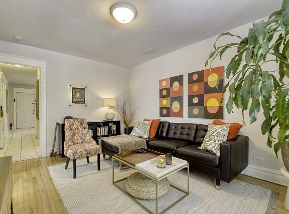 3rd image of 3519 N Ravenswood Ave #1