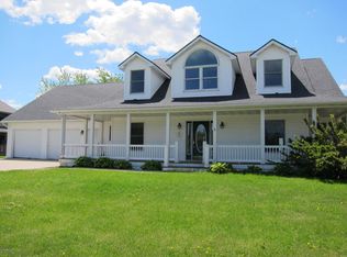 221 Park Dr, Lewiston, MN 55952