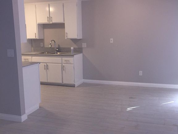 5th image of 5112 Oakland St APT 103
