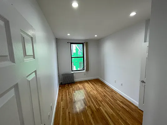 Rented by EXR | media 28