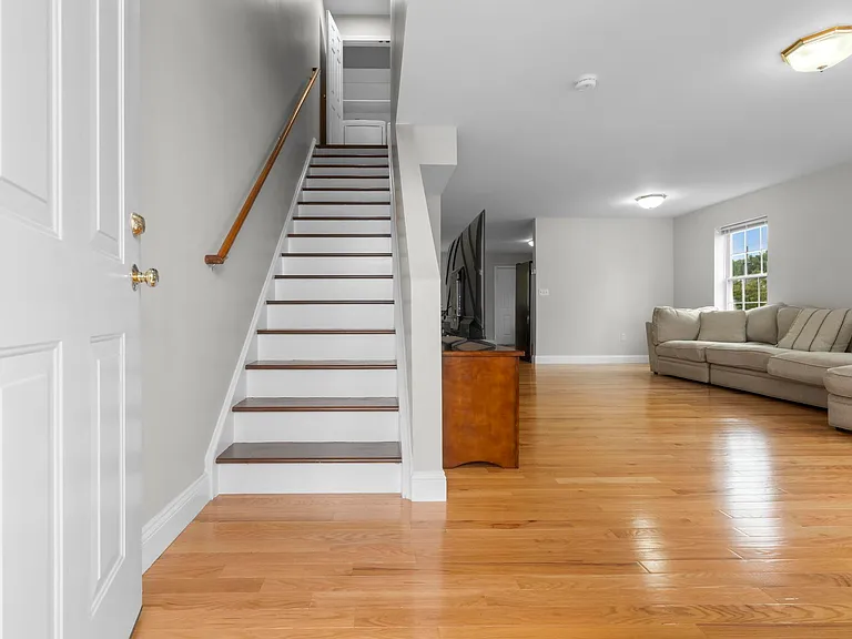 342 Front St #2 — Photo 34