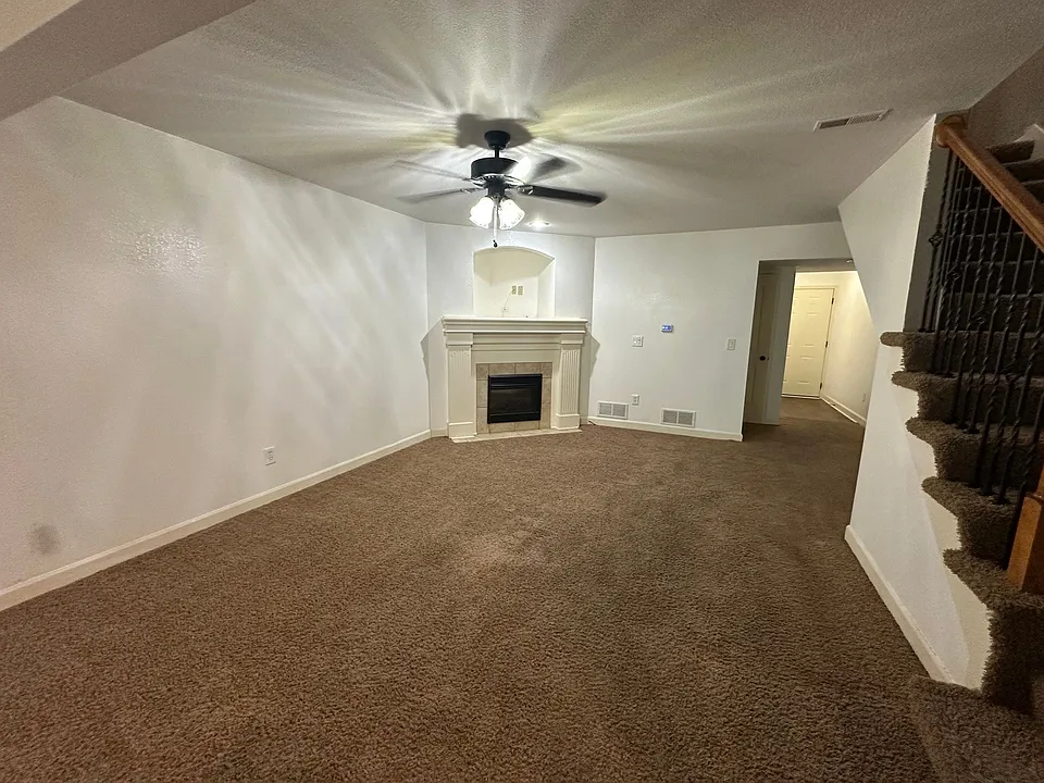 13724 Post Oak Ln